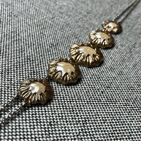 ✨ Talbots Sun Burst Gold and Pearl-like cabochon Statement Necklace ✨ - Picture 8 of 17